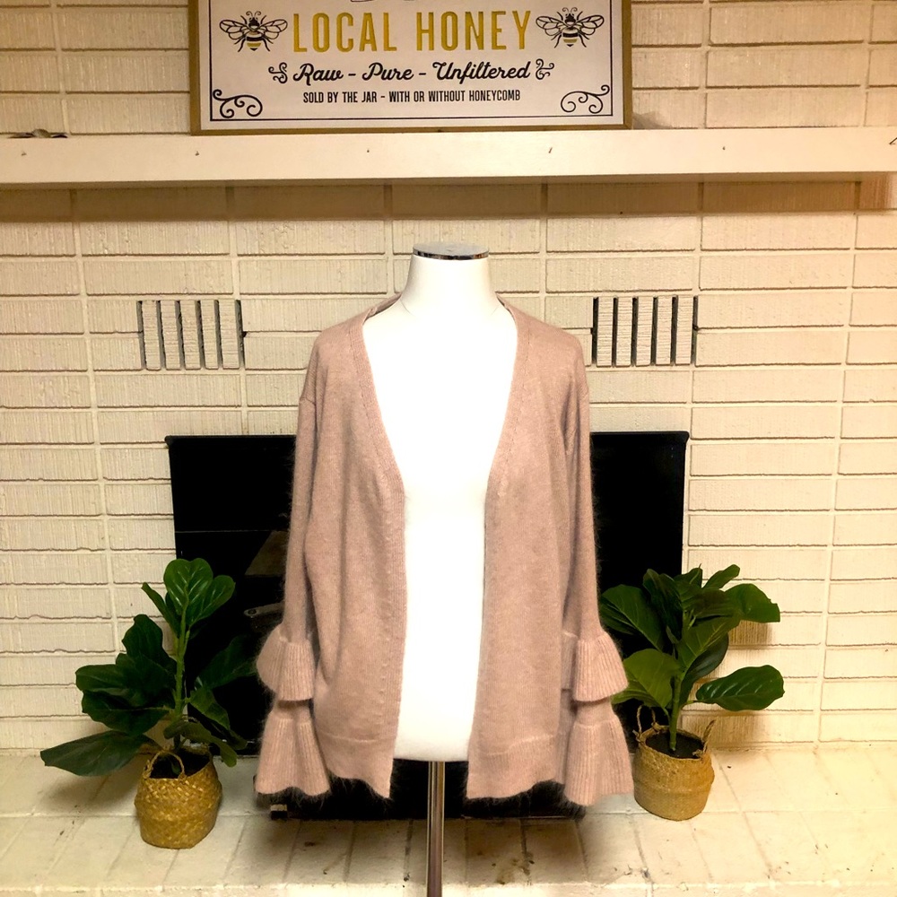 🐇 gorgeous wool blend sweater